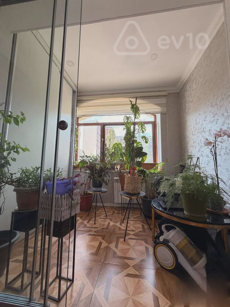 For sale: 4-room apartment (old building), 110 m² — Mənzil, Bakı (11)