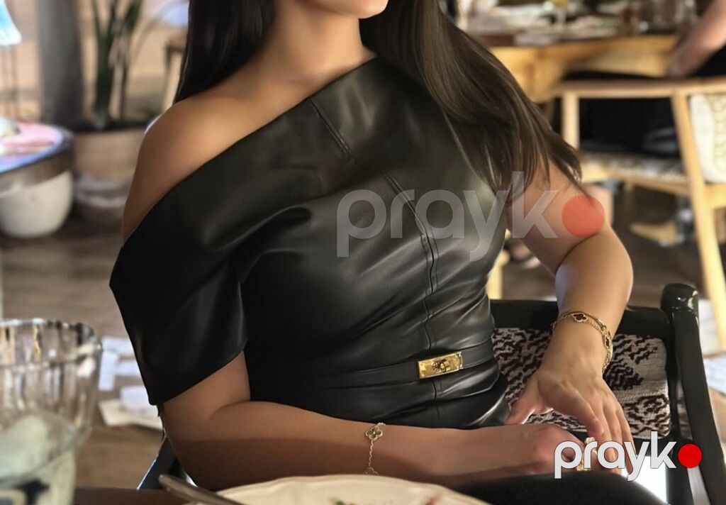 Qara “one-shoulder” (bir çiyin açıq) midi don – eko‑dəri material — Axşam paltarları, Bakı (2)