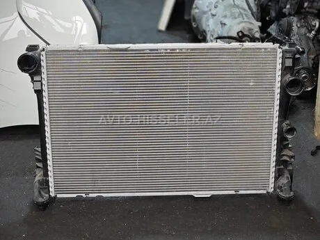 Mercedes W212 W204 su radiatoru — Bakı