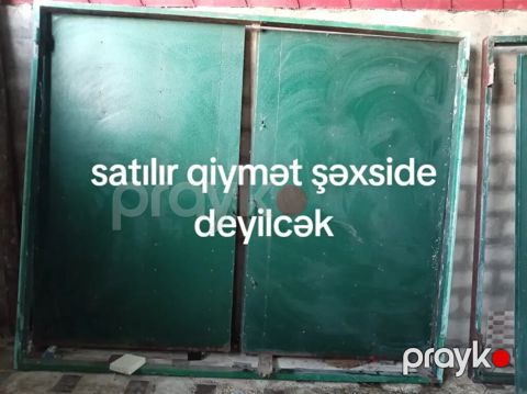 Metal sürgülü darvaza - Material: qalın metaldan hazırlanmış, möhkəm — Xaçmaz