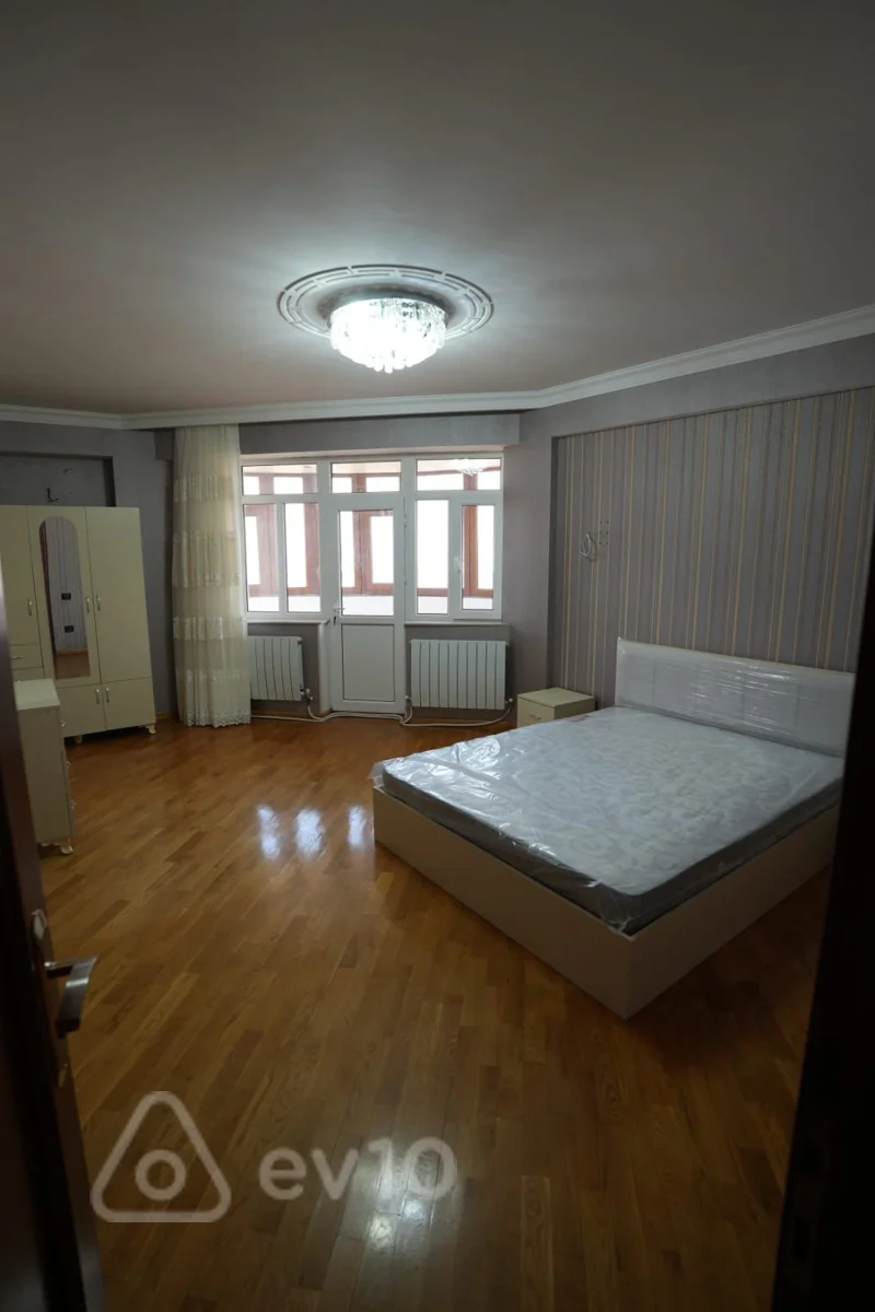 4 otaqlı mənzil, 178 m², Mirmahmud Kazımovski küçəsi — kirayə — Mənzil, Bakı (3)