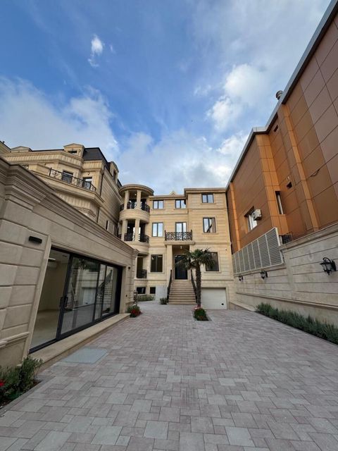 Satılır 10 otaqlı həyət evi/bağ evi 550 m² — Bakı