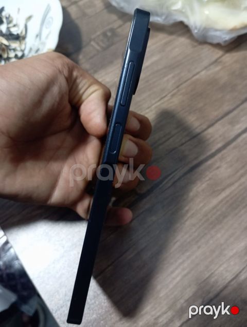 Telefon yeni alinib problemi yoxdu sadece ekranda cati var elden dusub — Masazır