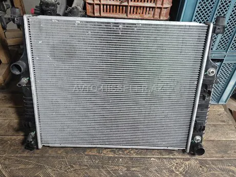 Mercedes W164 X164 ML GL su radiatoru — Bakı