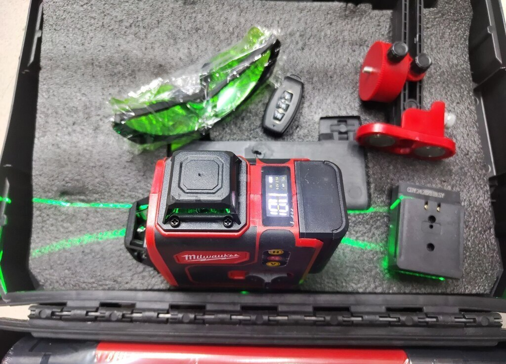 Lazer səviyyəölçən Milwaukee 4D 16 xətt — Ölçü alətləri, Bakı (3)