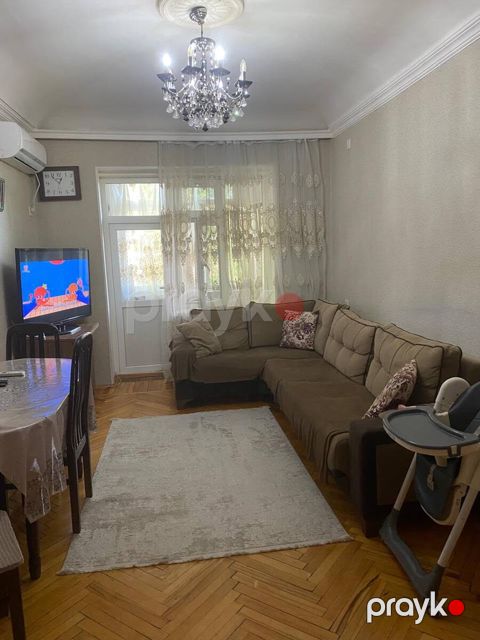 Satılır 4 otaqlı köhnə tikili 100 m² — Bakı