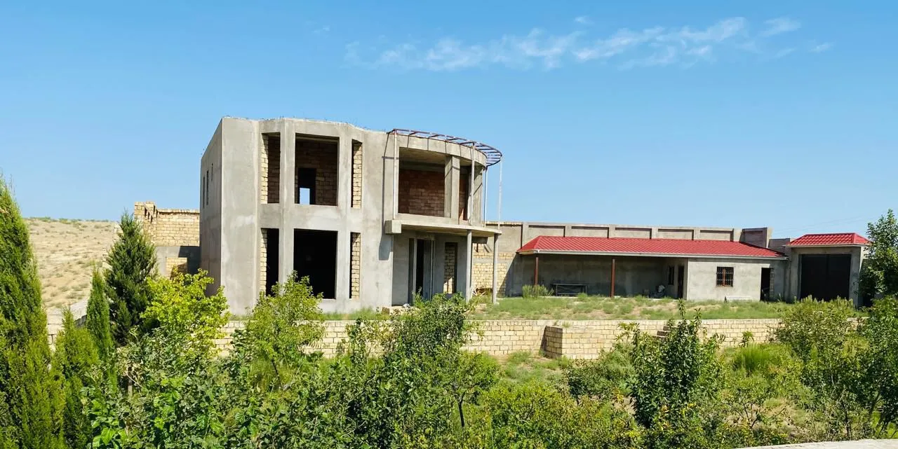 Masazır, 8 otaqlı Həyət evi satılır - 322 m², 3 mərtəbə, 15.32 sot — Ev, villa, Bakı (2)