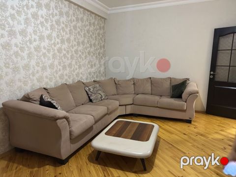 Divan satılır jurnalni daxil 370₼. Açılmır bazası yoxdur. Ünvan həzi — Bakı