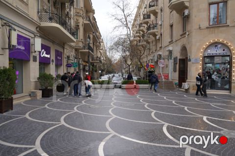 Satılır 4 otaqlı yeni tikili 165 m² — Bakı
