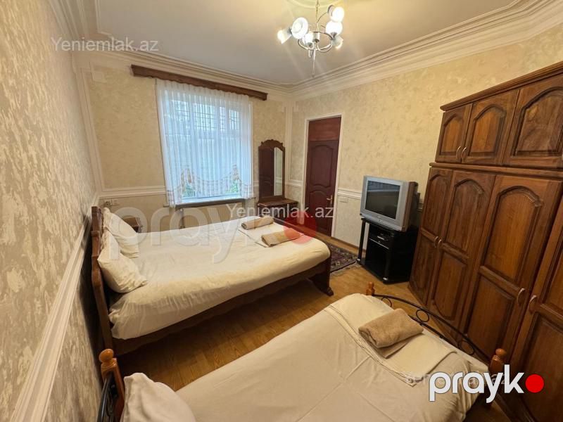 Günlük 4 otaqlı Həyət evi / Villa, 212 m², Quba — Ev, villa, Quba (2)