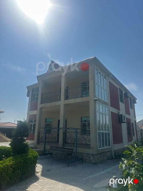 Satılır 6 otaqlı həyət evi/bağ evi 400 m² — Bakı