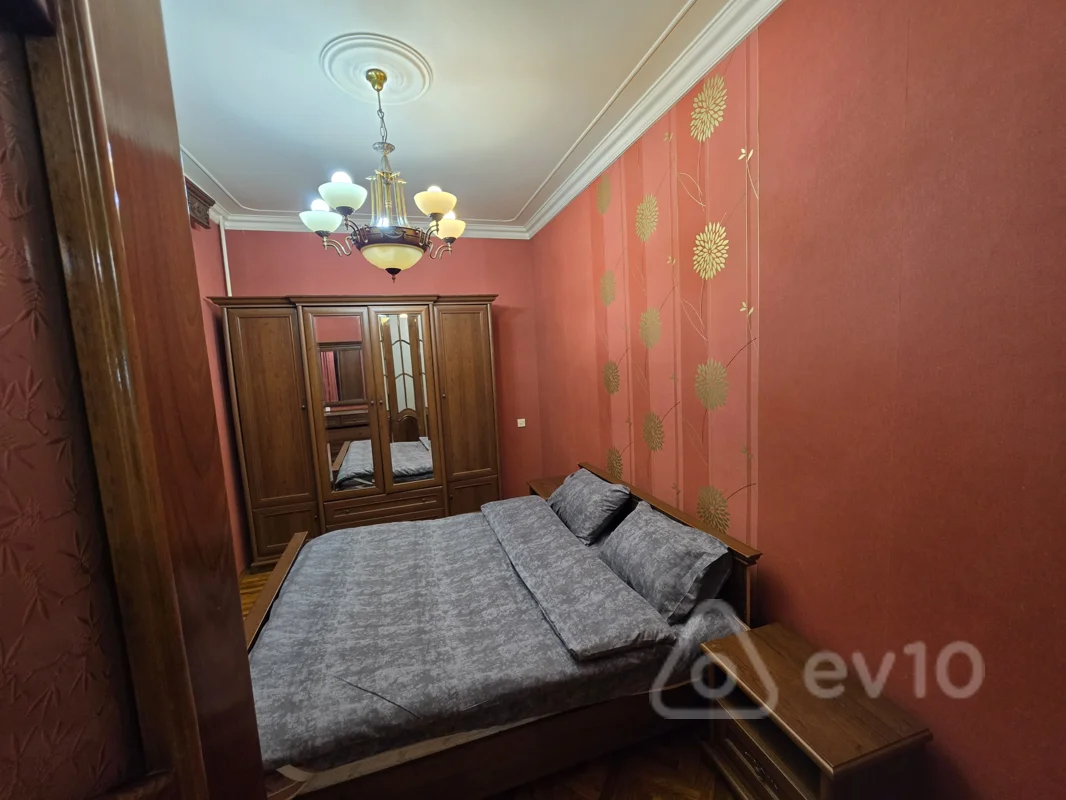 3 otaqlı mənzil, 90 m², iceri seher — kirayə — Bakı