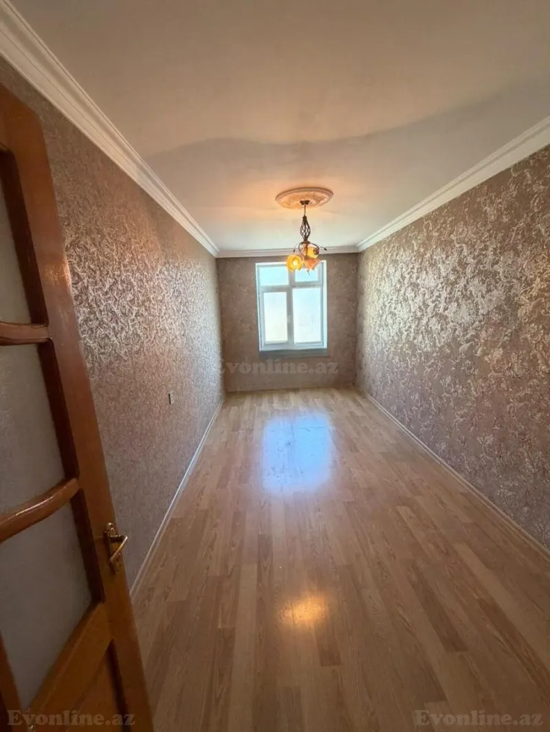 Satılır 3 otaqlı Mənzil Köhnə tikili 76 m² Bakı, Sabunçu r., Bakıxanov — Bakı