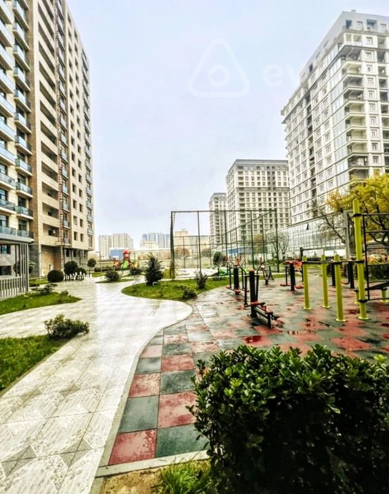 4 otaqlı mənzil, 195 m², 28MAY m.st M.Refili kuç — Mənzil, Bakı (2)
