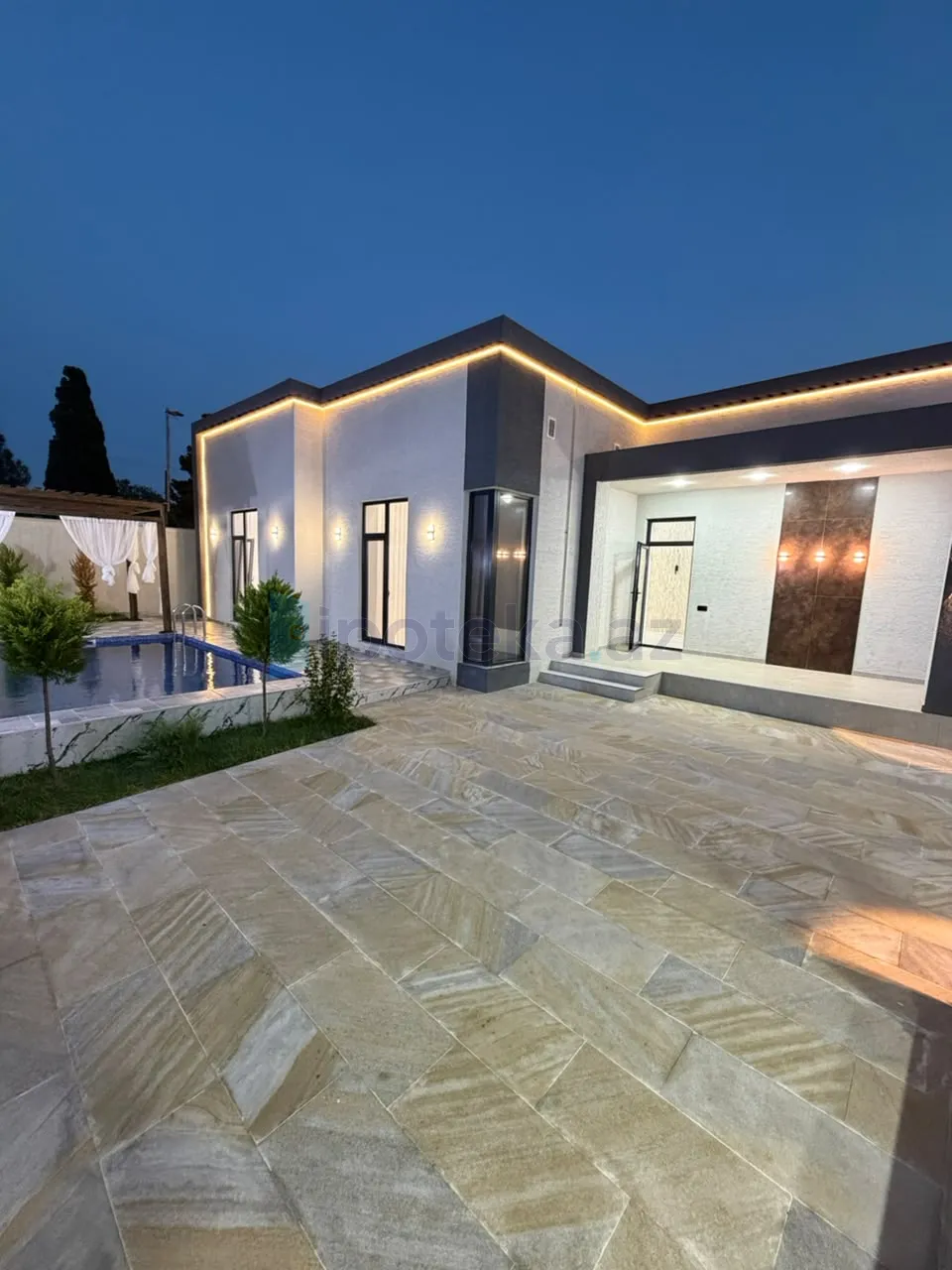 Satılır: 4 Otaq, Bağlar, Xəzər r., Şüvəlan q., 160.00 m² — Şüvəlan