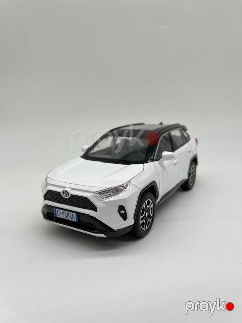 Oyuncaq maşın Toyota RAV4, metal, ağ, 12 yaş — Bakı