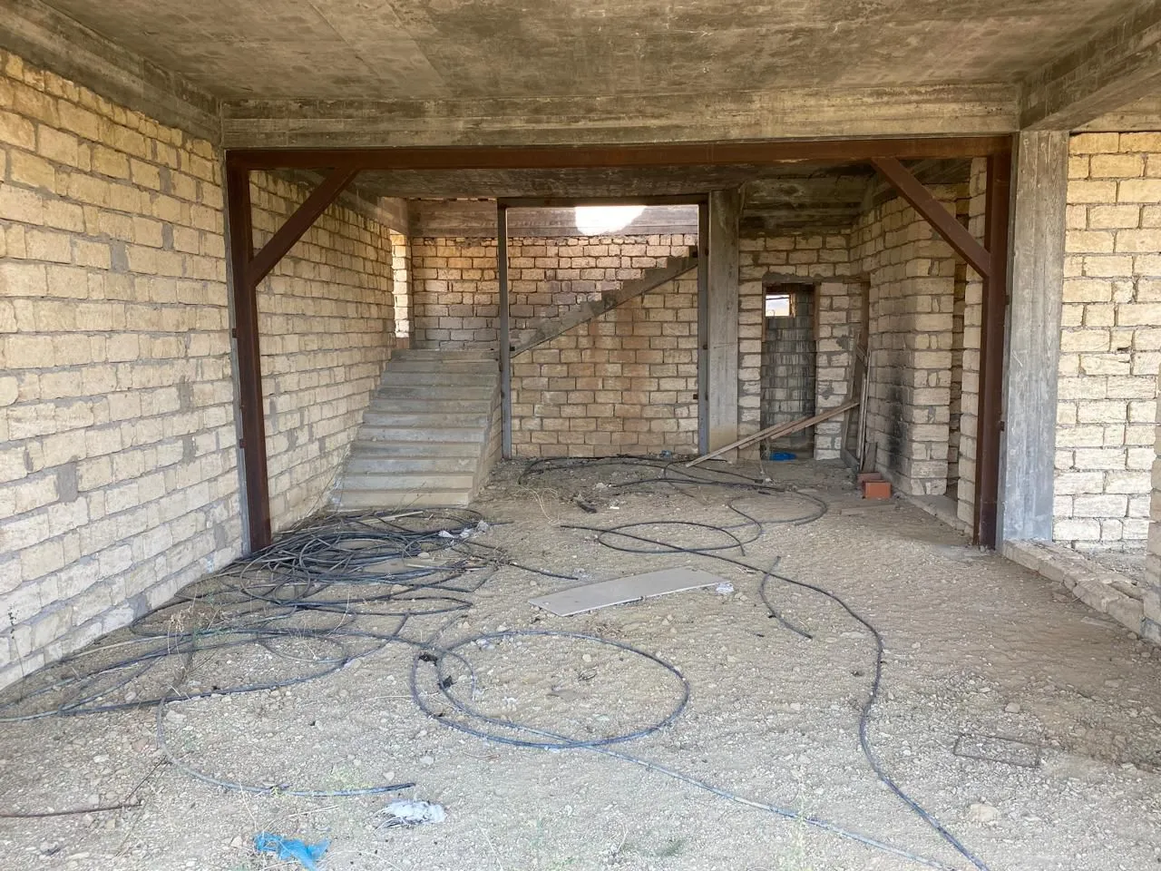 Masazır, 8 otaqlı Həyət evi satılır - 322 m², 3 mərtəbə, 15.32 sot — Ev, villa, Bakı (10)