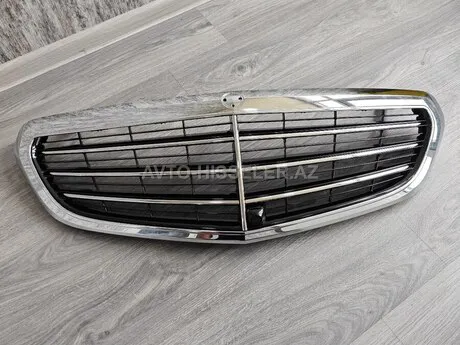 Mercedes E212 radiator barmaqlığı — Bakı
