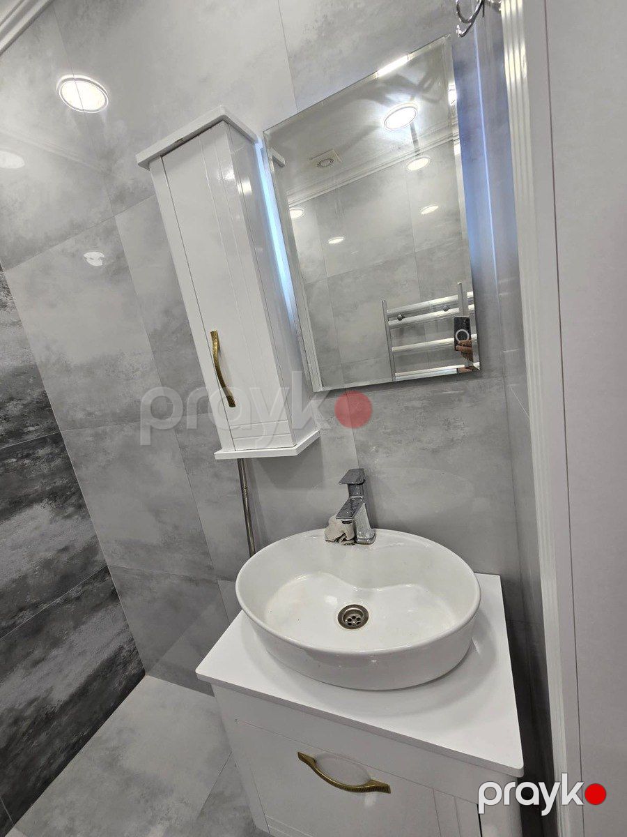 Satılır 2 otaqlı köhnə tikili 65 m² — Mənzil, Bakı (7)