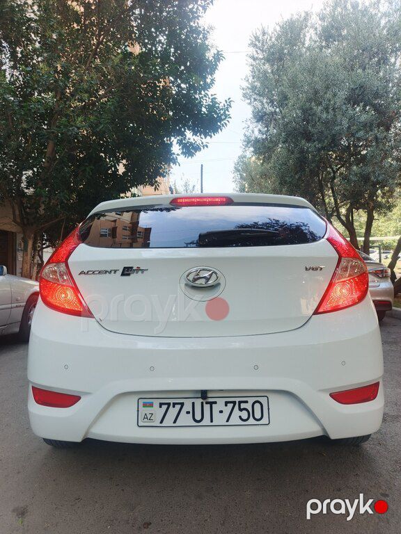 Hyundai Elantra, 1.8 L, 2015 il, 129 680 km 77-UT-750 — Avtomobillər, Bakı (4)
