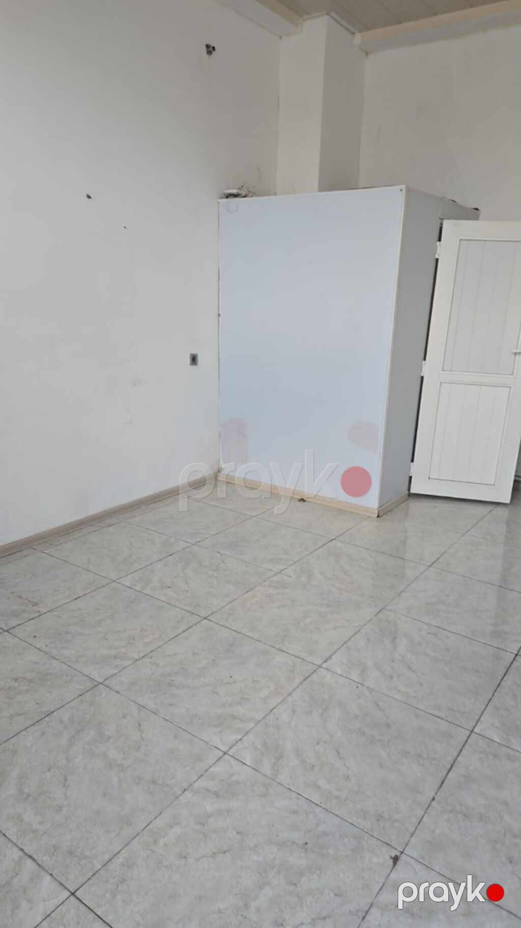 Nizami ray nefciler metrosuna 8 km bazar yaxinligi 22 kv yer icareye — Ofis, Bakı (2)