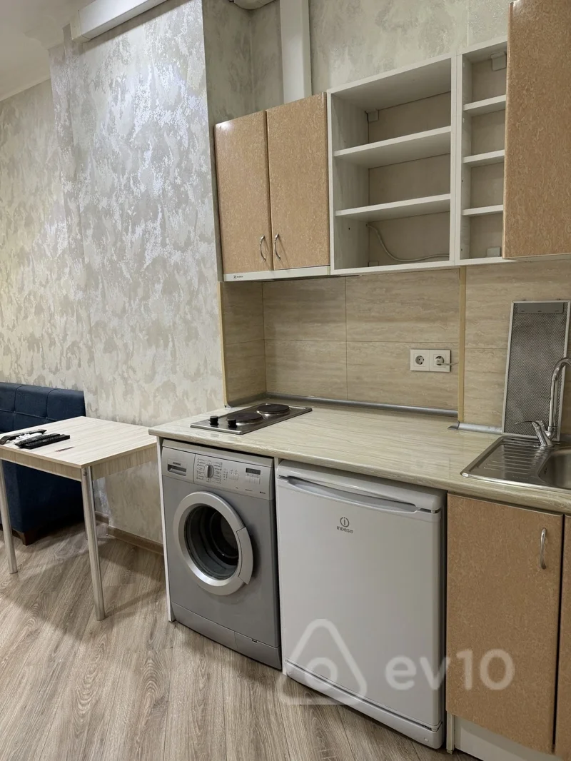 1 otaqlı mənzil, 30 m², Fəxrəddin Əsədov Kucəsi — kirayə — Bakı