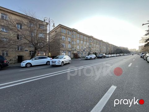 Satılır 2 otaqlı köhnə tikili 50 m² — Bakı