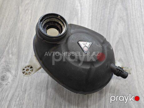 Mercedes W213, Mercedes W205 antifriz çəni — Bakı