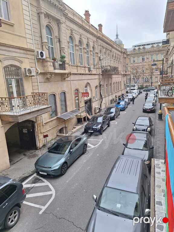 Satılır 4 otaqlı köhnə tikili 185 m² — Mənzil, Bakı (2)