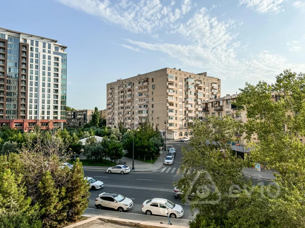 4 otaqlı mənzil, 165 m², Ismayılbəy Qutqaşınlı — Mənzil, Bakı (9)