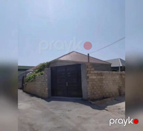 Həyət evi, Binə qəs — Bakı