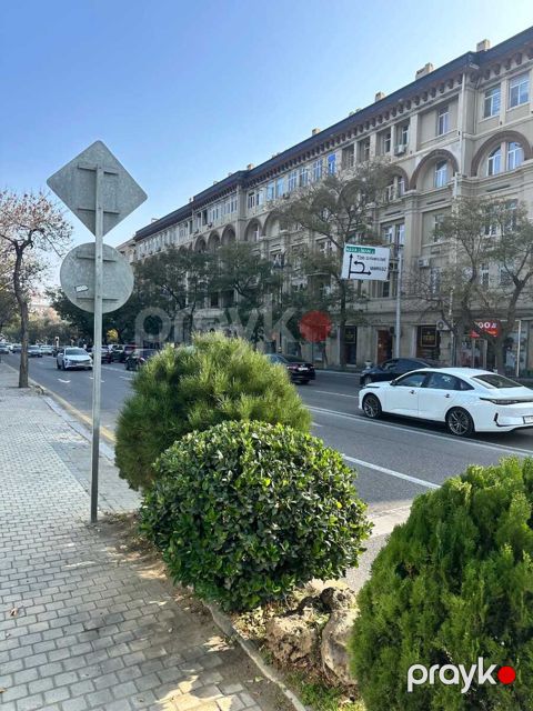 Satılır 3 otaqlı köhnə tikili 92 m² — Bakı