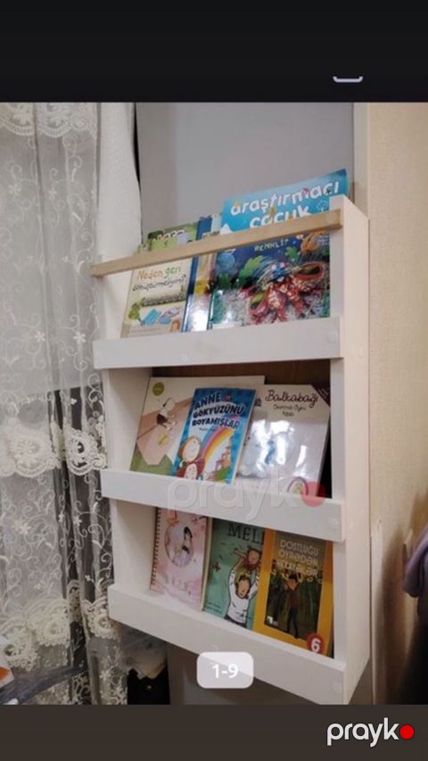 Uşaq otağı üçün divara quraşdırılan kitab rəfi - Model: Ön üzlü — Bakı