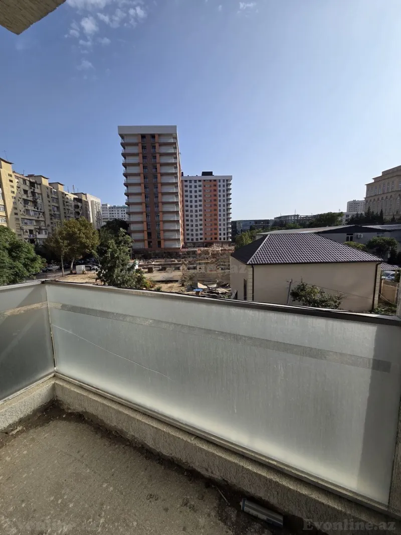 Satılır 3 otaqlı Mənzil Yeni tikili 97 m² Bakı, Binəqədi r., Azadlıq prospekti m., 7-ci mikrorayon — Mənzil, Bakı (8)
