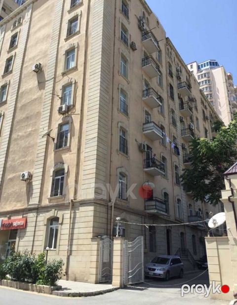 İcarəyə verilir 3 otaqlı köhnə tikili 130 m² — Bakı