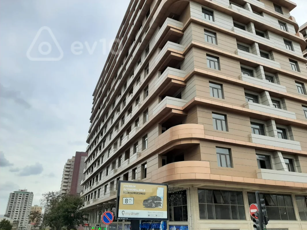 4 otaqlı mənzil, 256 m², Salatın Əsgərova — Bakı