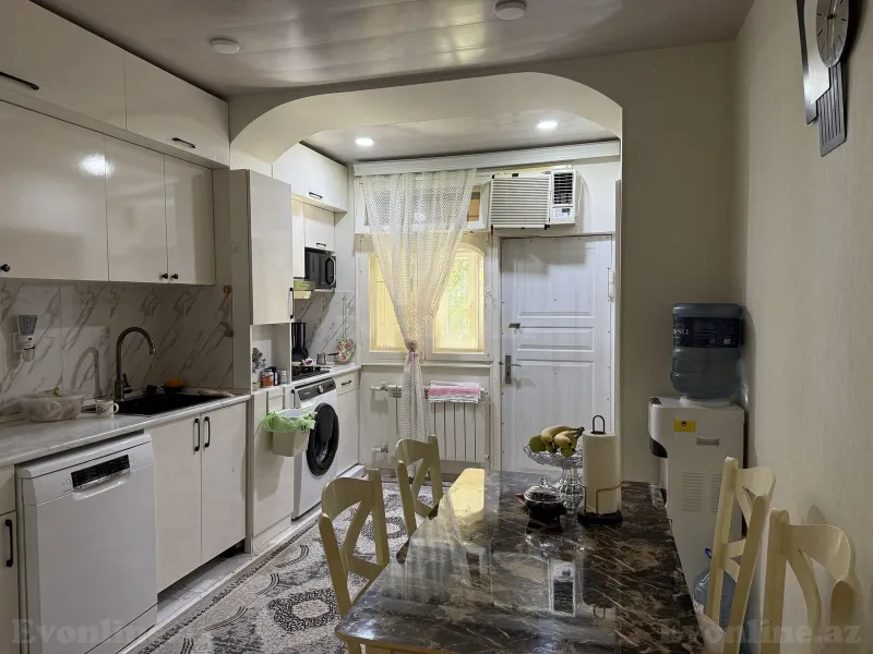 Satılır 4 otaqlı Mənzil Köhnə tikili 90 m² Bakı, Xətai r., Həzi Aslanov m., Həzi Aslanov — Mənzil, Bakı (8)