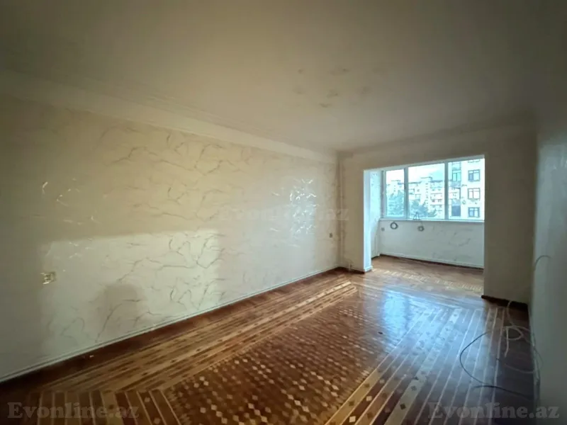Satılır 3 otaqlı Mənzil Köhnə tikili 80 m² Bakı, Binəqədi r., Azadlıq prospekti m., 7-ci mikrorayon — Mənzil, Bakı (5)