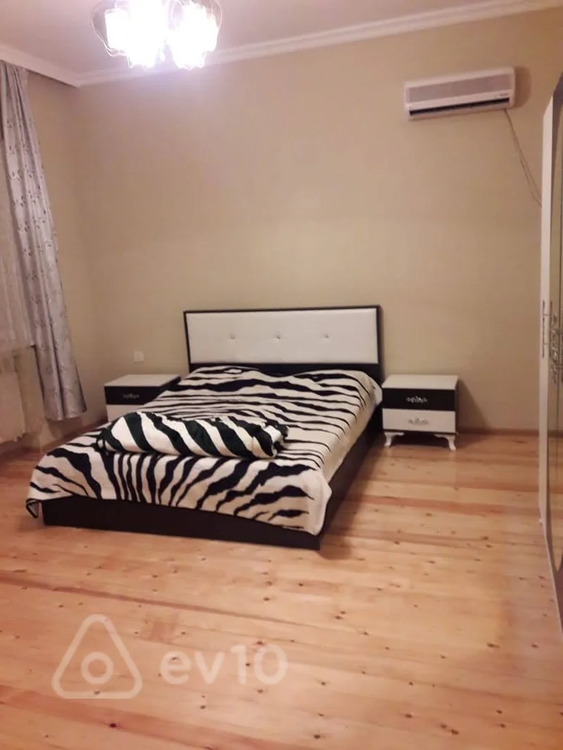 5 otaqlı həyət evi, 150 m², Ayna Sultanova küc — Ev, villa, Bakı (4)