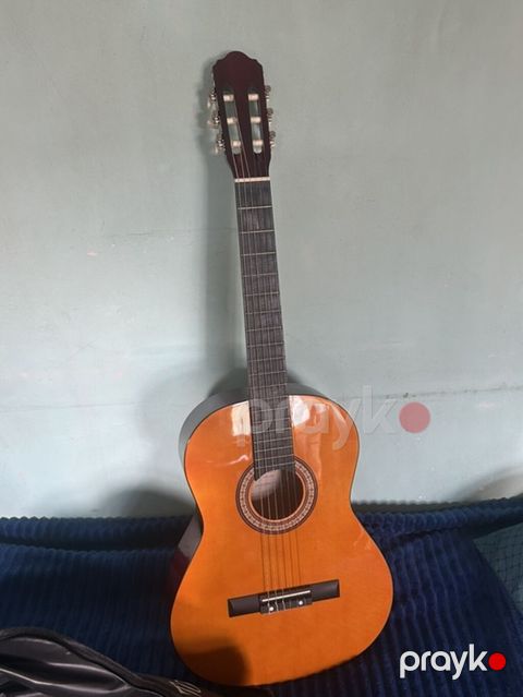 Whatsapp - 050 504 92 41 Zəng- 055 696 68 42 Toledo klassik gitara + — Masazır