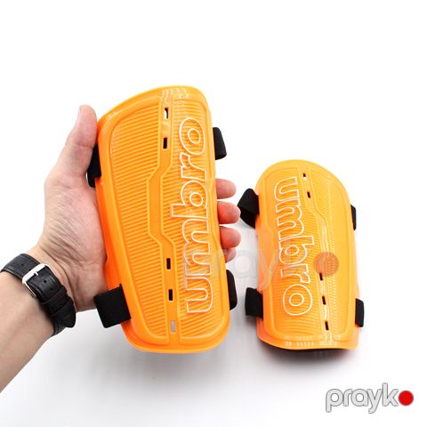 Umbro Veloce Slip Futbol Shin Guards Ayaq Qoruyucuları — Bakı