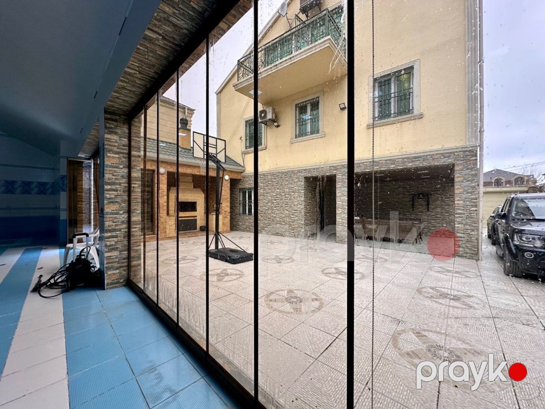Villa, R.Rüstəmov küç — Ev, villa, Bakı (5)