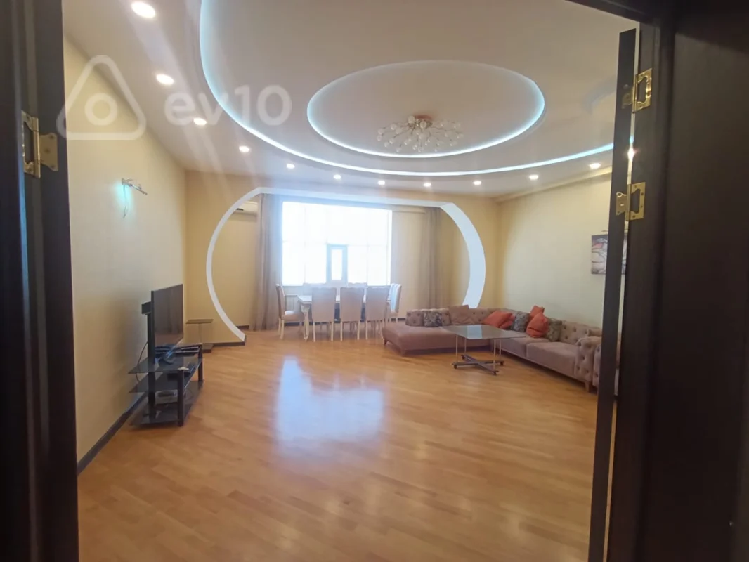 3 otaqlı mənzil, 160 m², Təbriz küçəsi — kirayə — Bakı