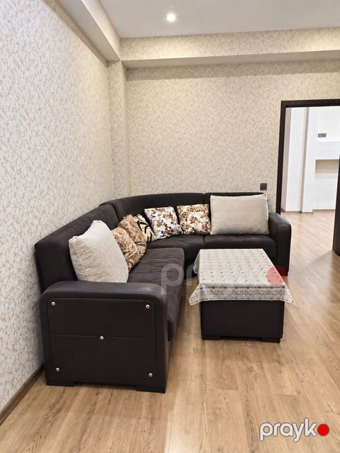 Divan satılır pufiklə bərabər. 290₼. Açılır bazası var. Ünvan — Digah