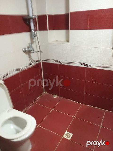 Satılır 3 otaqlı köhnə tikili 65 m² — Bakı