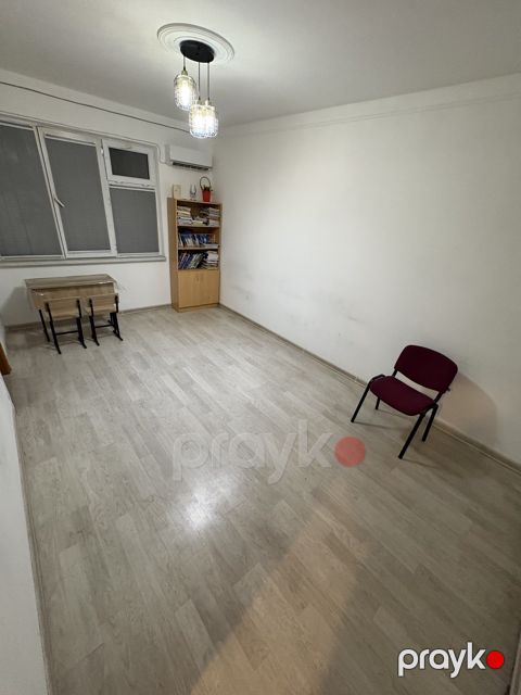Satılır 2 otaqlı köhnə tikili 42 m² — Bakı