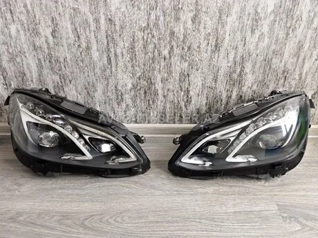 Mercedes W212, Mercedes E212 qabaq farası — Bakı