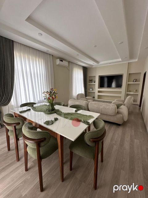 Satılır 4 otaqlı həyət evi/bağ evi 200 m² — Bakı
