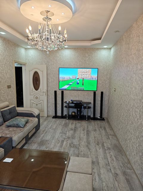 Satılır 4 otaqlı köhnə tikili 90 m² — Bakı