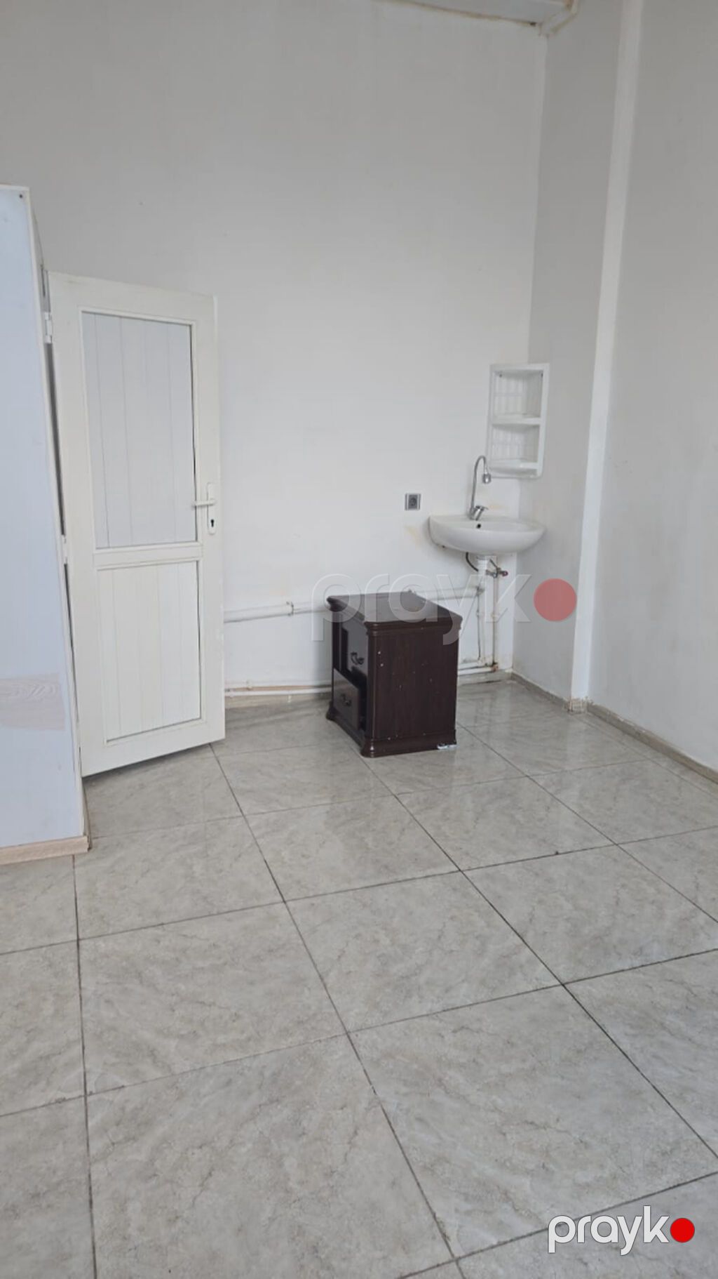 Nizami ray nefciler metrosuna 8 km bazar yaxinligi 22 kv yer icareye — Ofis, Bakı (3)